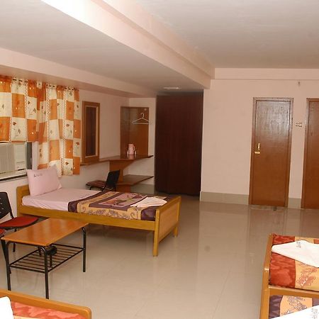 Hotel Athityaa Kumbakonam Exterior foto